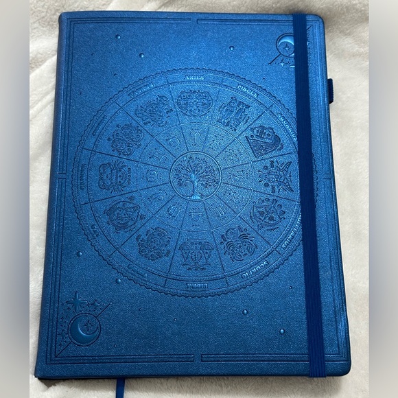 Celestial Zodiac Planner/Journal/Diary 2023 - Picture 1 of 16